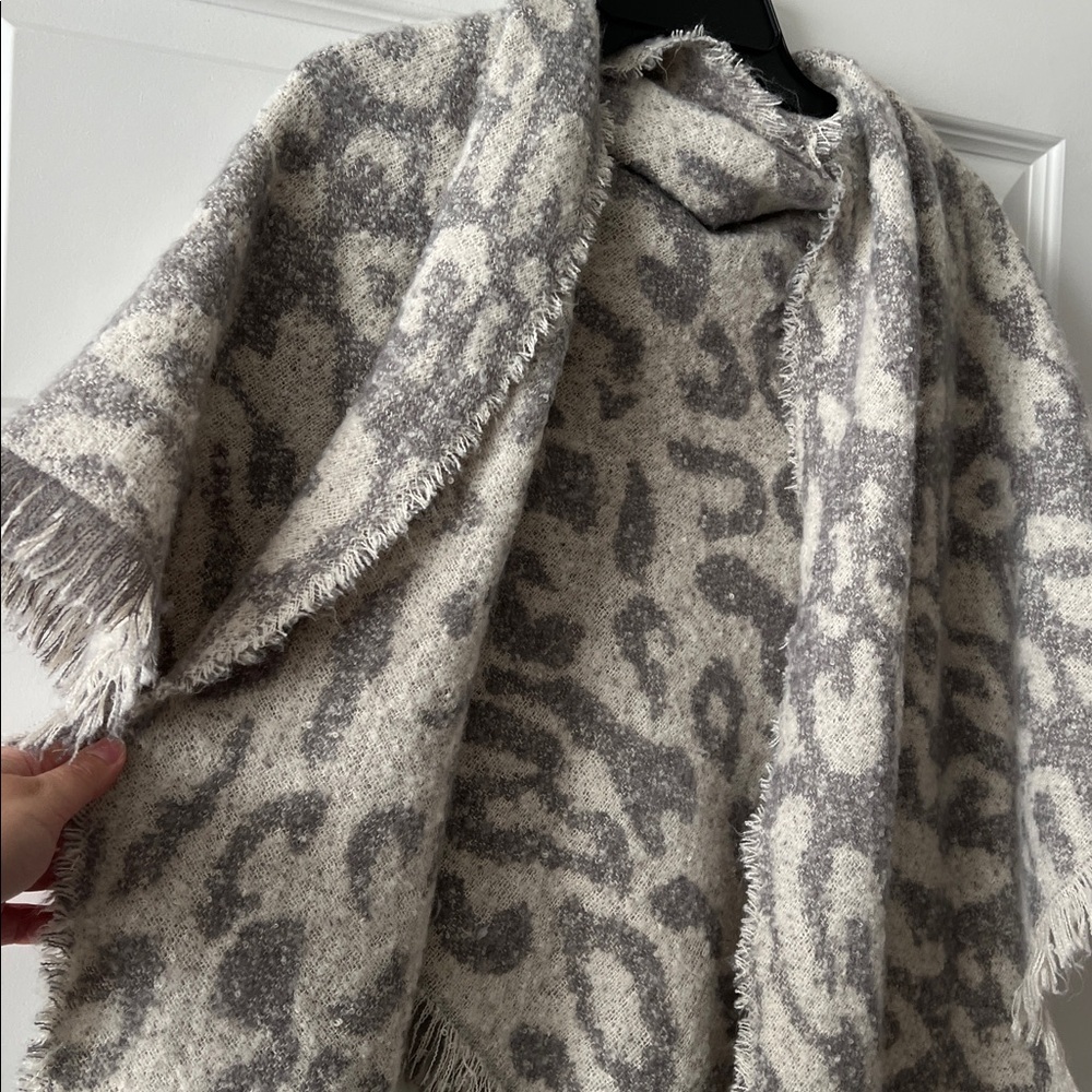 Reversible Scarf/Shawl - Picture 4 of 4